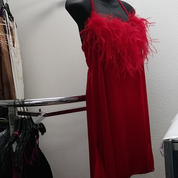 Party Dress/RED ONLY - Picture 4 of 5